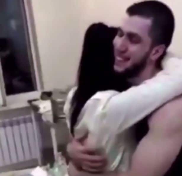 Un russe fait une demande de mariage atypique à sa copine infirmière
